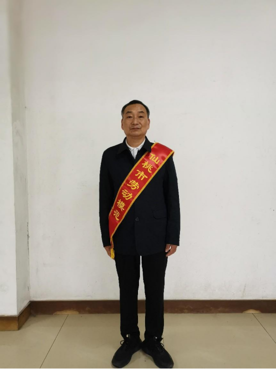 2023年仙桃市劳动模范许烈伍